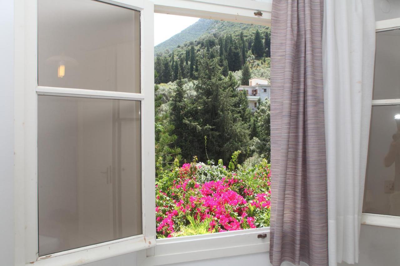 Alexandros B Hotel นิเกียนา ภายนอก รูปภาพ