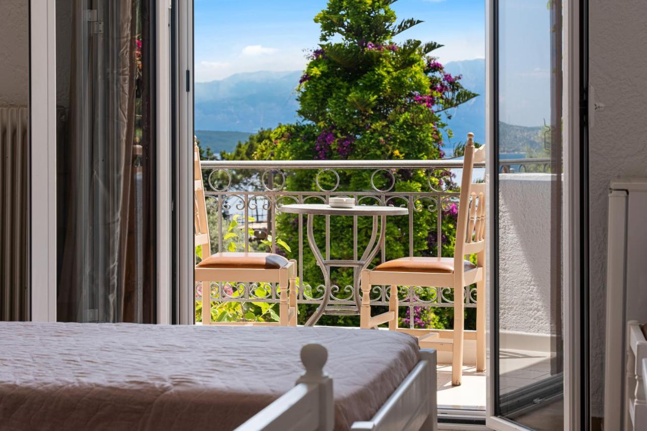 Alexandros B Hotel นิเกียนา ภายนอก รูปภาพ
